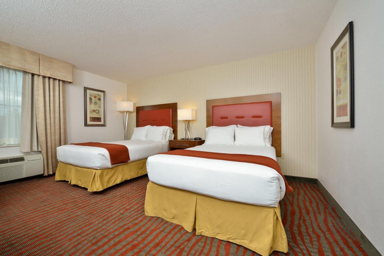 Holiday Inn Express Boston-Milford By Ihg Екстериор снимка