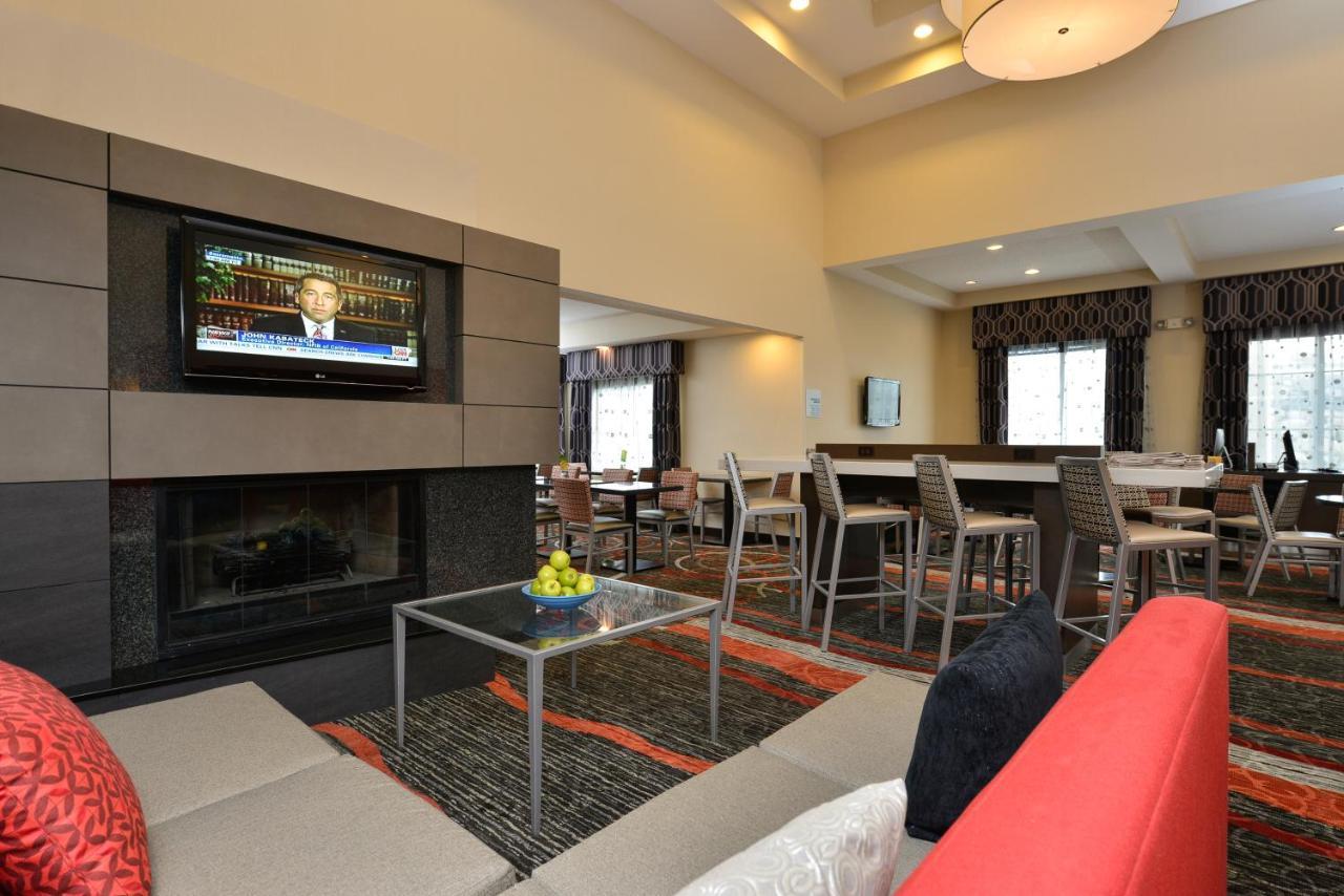 Holiday Inn Express Boston-Milford By Ihg Екстериор снимка