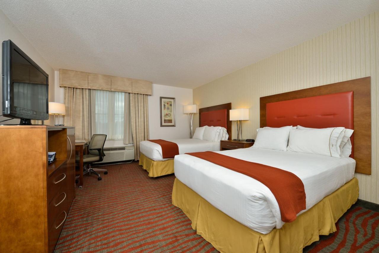 Holiday Inn Express Boston-Milford By Ihg Екстериор снимка