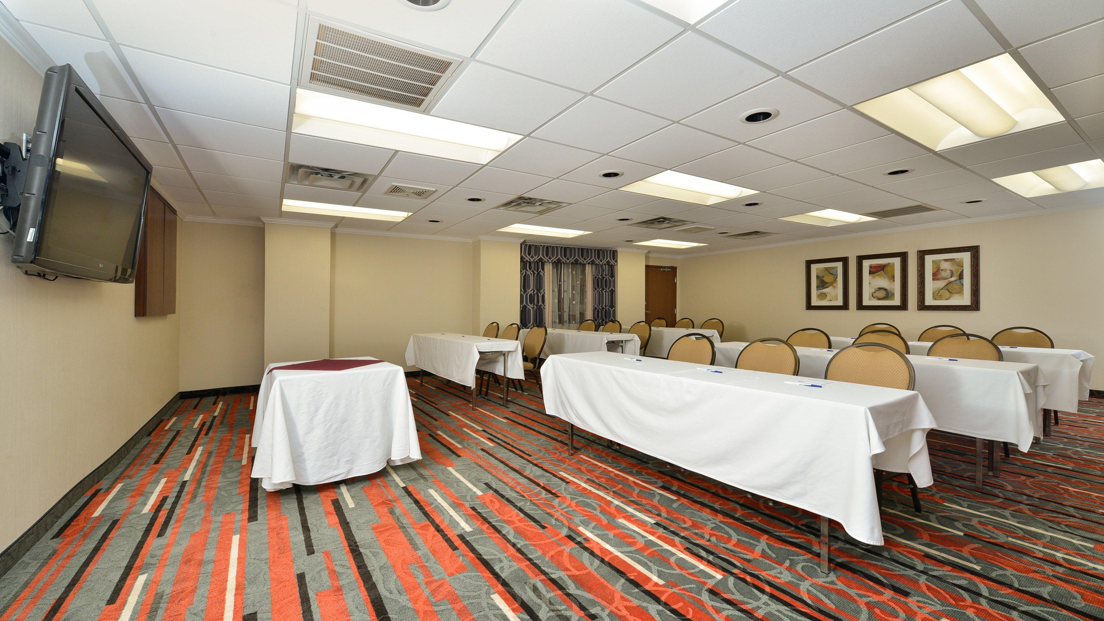 Holiday Inn Express Boston-Milford By Ihg Екстериор снимка