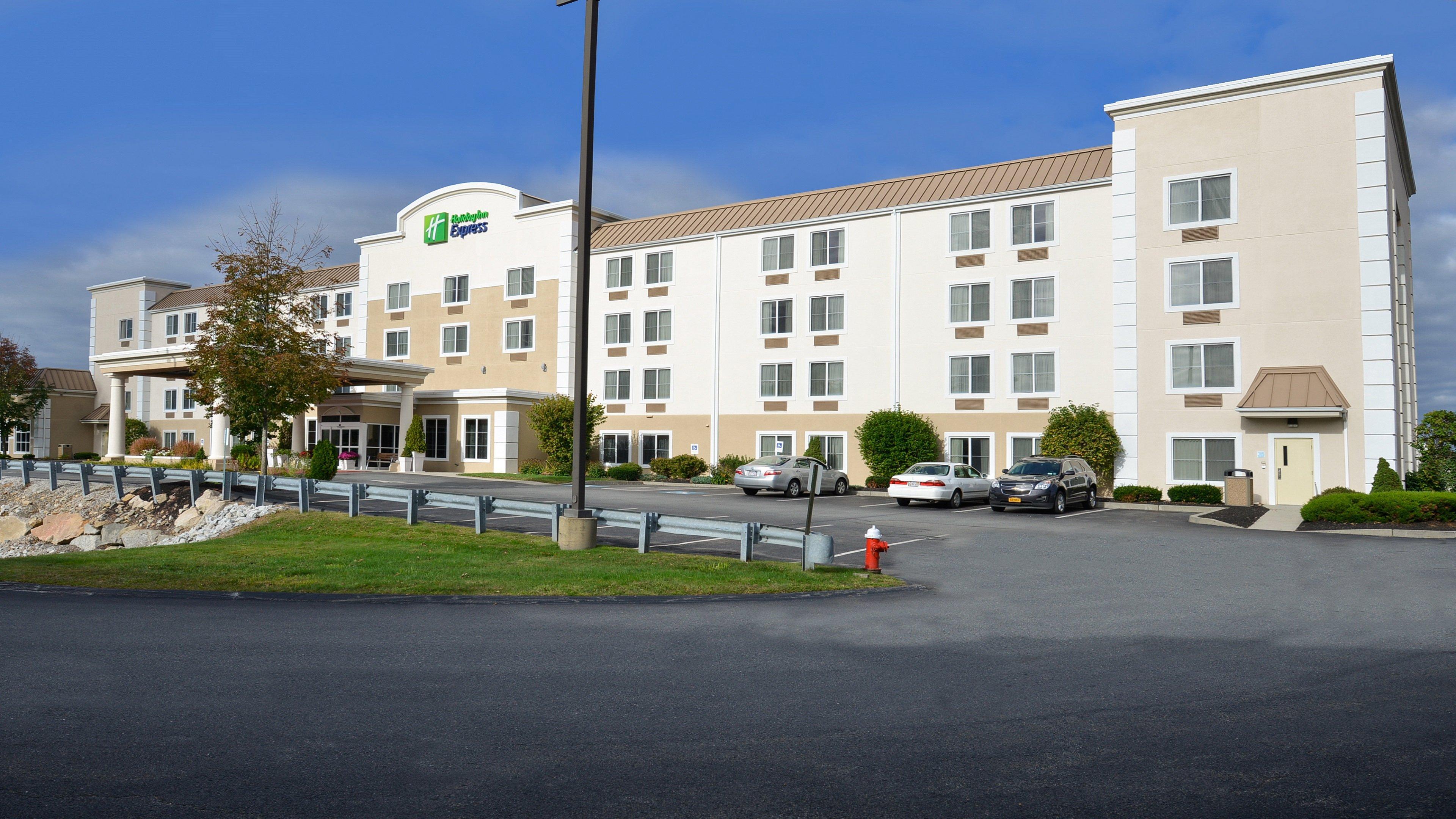 Holiday Inn Express Boston-Milford By Ihg Екстериор снимка