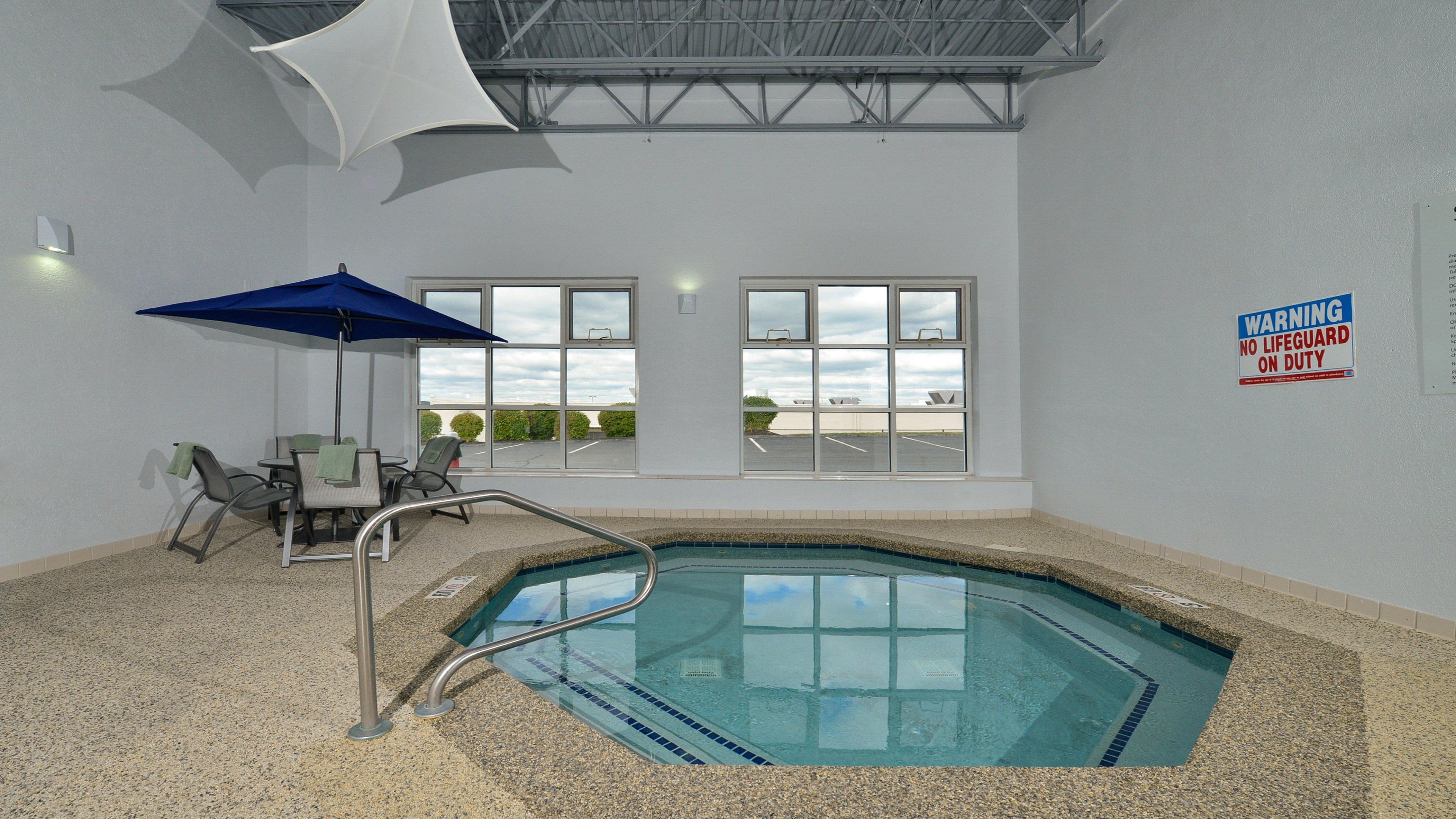 Holiday Inn Express Boston-Milford By Ihg Екстериор снимка