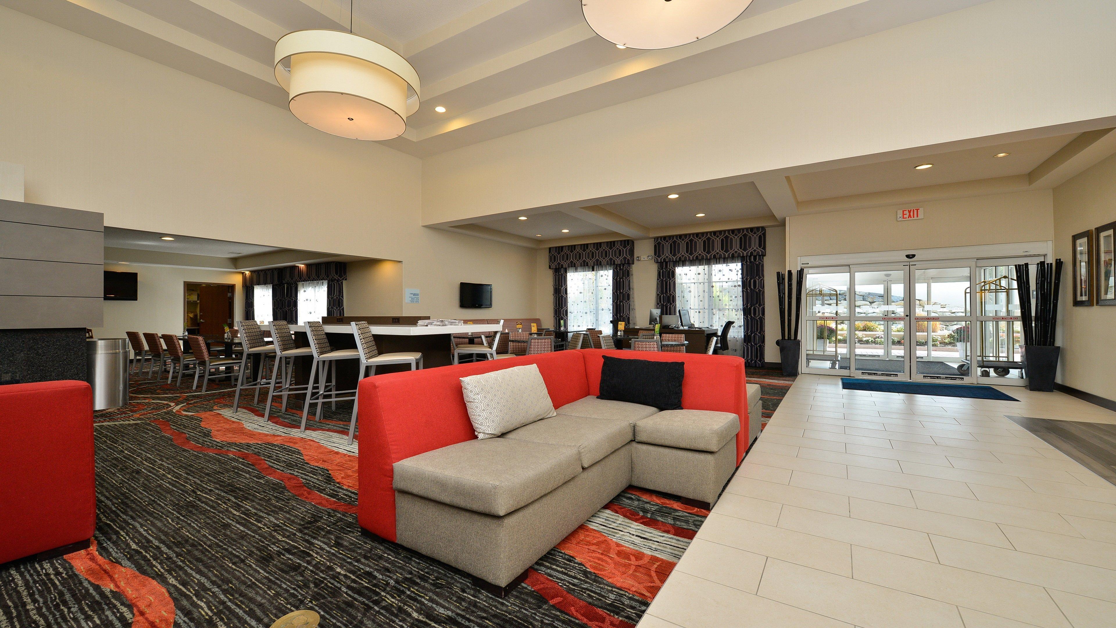 Holiday Inn Express Boston-Milford By Ihg Екстериор снимка